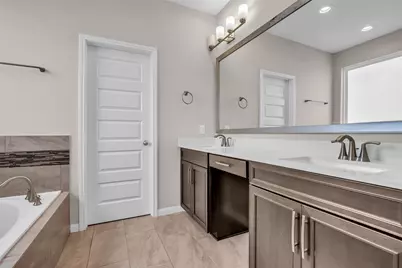 10004 Steeple Farms Drive, Houston, TX 77080 - Photo 22