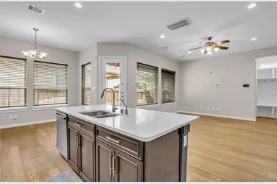 10004 Steeple Farms Drive, Houston, TX 77080 - Photo 8