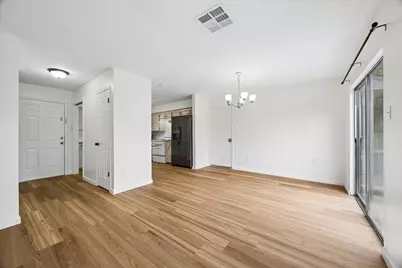 1600 Hazelwood #B, Conroe, TX 77301 - Photo 4