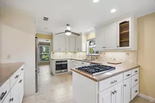 10814 Overbrook Ln, Houston, TX 77042 - Photo 16