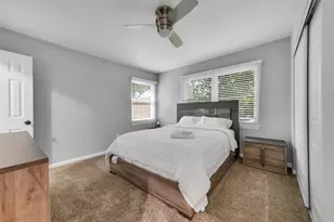 4842 Hummingbird St, Houston, TX 77035 - Photo 20