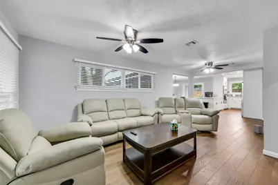 4842 Hummingbird Street, Houston, TX 77035 - Photo 12