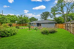 4842 Hummingbird St, Houston, TX 77035 - Photo 30