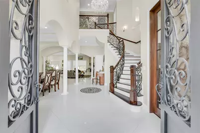 9761 Westview Drive, Houston, TX 77055 - Photo 2