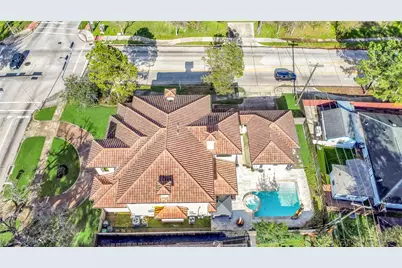 9761 Westview Drive, Houston, TX 77055 - Photo 48