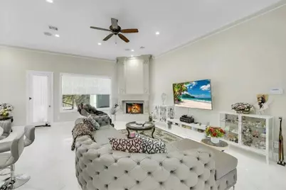 9761 Westview Drive, Houston, TX 77055 - Photo 6