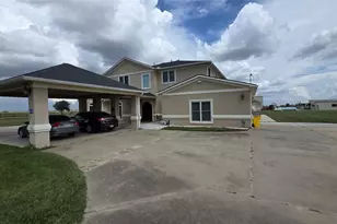 6420 Beckendorff Rd, Sealy, TX 77474 - Photo 2