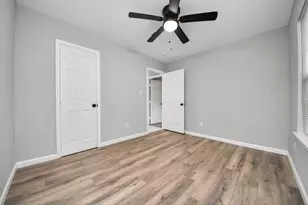 4914 Angleton St, Houston, TX 77033 - Photo 34