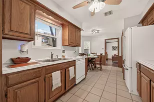 9 Arlington St, Conroe, TX 77301 - Photo 14