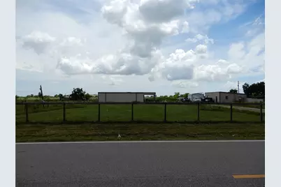 563 Fairway Drive, Angleton, TX 77515 - Photo 4