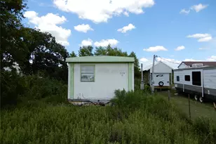 563 Fairway Dr, Angleton, TX 77515 - Photo 2