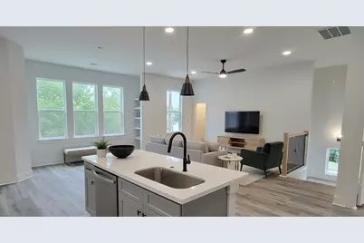 4922 Hoover Street #F, Houston, TX 77092 - Photo 2