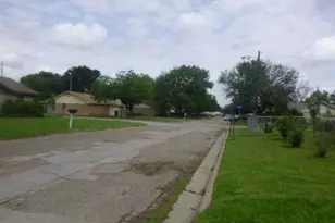 301 S Patricia St, Waco, TX 76705 - Photo 6