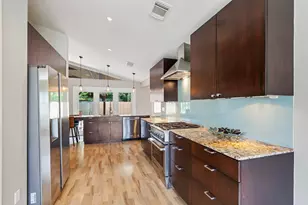 9223 Rangely Dr, Houston, TX 77055 - Photo 16