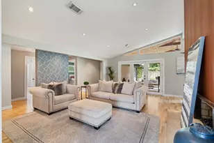 9223 Rangely Dr, Houston, TX 77055 - Photo 8