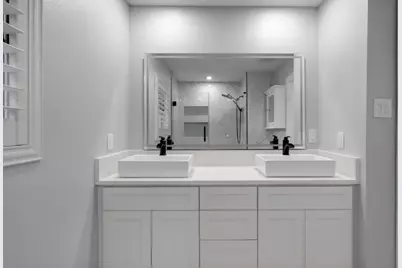 7151 Edgemoor Drive, Houston, TX 77074 - Photo 22