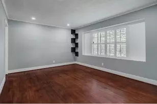 7151 Edgemoor Dr, Houston, TX 77074 - Photo 6