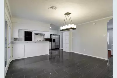 7151 Edgemoor Drive, Houston, TX 77074 - Photo 10