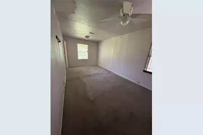 6159 Lyndhurst Drive, Houston, TX 77033 - Photo 14