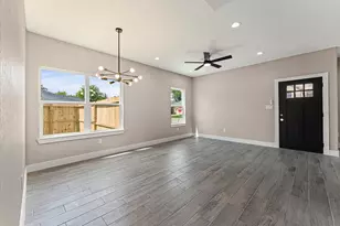 8135 Woodward St, Houston, TX 77051 - Photo 6