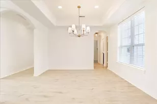 979 W 43rd St, Houston, TX 77018 - Photo 8