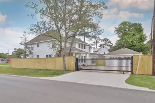 979 W 43rd St, Houston, TX 77018 - Photo 42