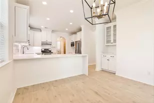 979 W 43rd St, Houston, TX 77018 - Photo 12