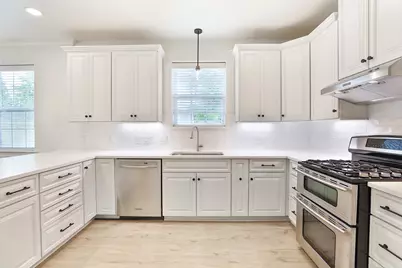 979 W 43rd Street, Houston, TX 77018 - Photo 10