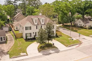 979 W 43rd St, Houston, TX 77018 - Photo 2