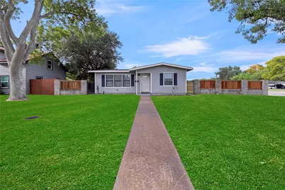 604 19th Avenue N, Texas City, TX 77590 - Photo 1