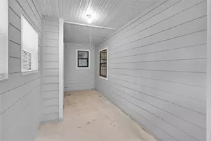 604 19th Ave N, Texas City, TX 77590 - Photo 8