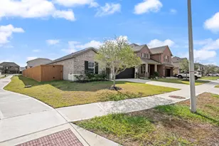 1326 Taft Pt Ln, Rosharon, TX 77583 - Photo 2