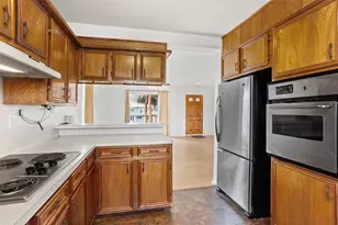 31 Lakeside Dr, Hitchcock, TX 77563 - Photo 8