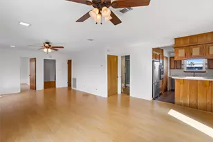 31 Lakeside Dr, Hitchcock, TX 77563 - Photo 6
