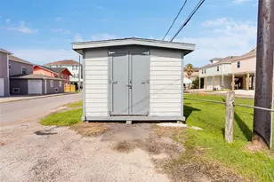 31 Lakeside Dr, Hitchcock, TX 77563 - Photo 38