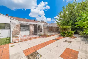 13911 Locke Ln, Houston, TX 77077 - Photo 12