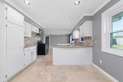 11410 Endicott Lane, Houston, TX 77035 - Photo 18