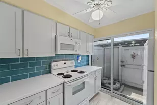 5050 Glenmont Dr, Houston, TX 77081 - Photo 14