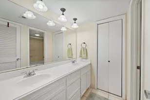 5050 Glenmont Dr, Houston, TX 77081 - Photo 12