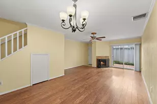 5050 Glenmont Dr, Houston, TX 77081 - Photo 2