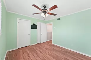 5050 Glenmont Dr, Houston, TX 77081 - Photo 12