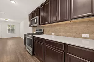 2011 Lost Timbers Dr, Conroe, TX 77304 - Photo 18