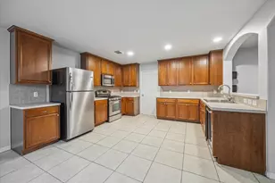 9842 Lynette Falls Dr, Houston, TX 77095 - Photo 4