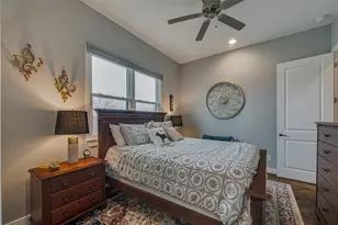 1202 W Dallas St, Houston, TX 77019 - Photo 32