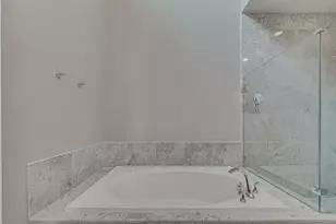 1202 W Dallas St, Houston, TX 77019 - Photo 36