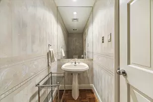 1111 Hermann Dr, Houston, TX 77004 - Photo 12