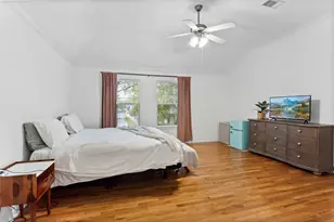 54 Middle Borondo, La Marque, TX 77568 - Photo 14