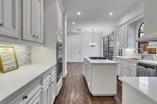 2525 Nantucket Dr, Houston, TX 77057 - Photo 10