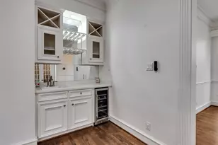 2525 Nantucket Dr, Houston, TX 77057 - Photo 8