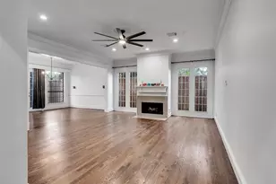 2525 Nantucket Dr, Houston, TX 77057 - Photo 4